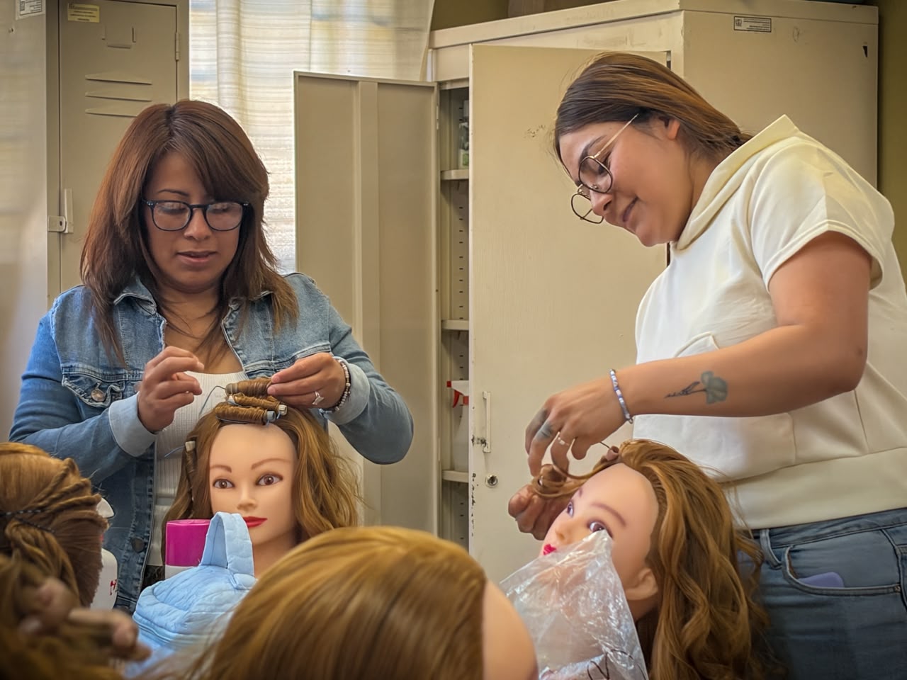 Invita Gobierno de Zacatelco a participar en el Curso Gratuito de Estilismo y Belleza del CEBIS