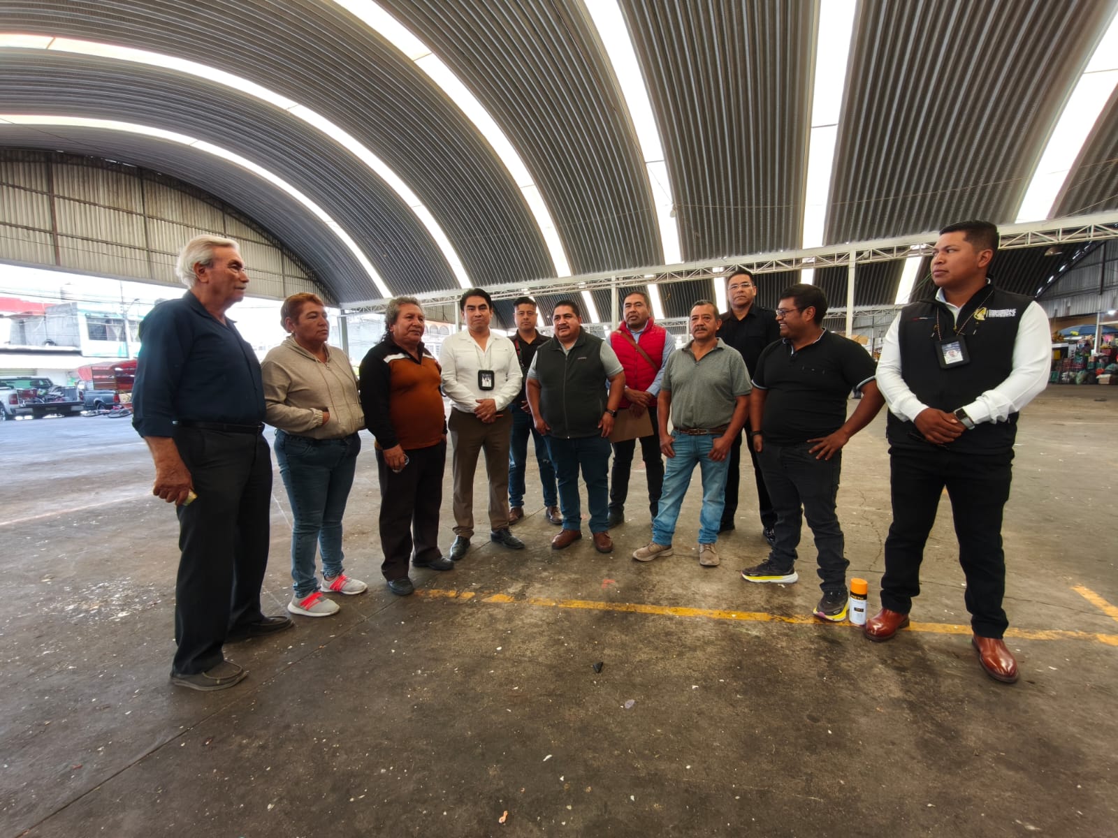 Realiza Gobierno Municipal de Zacatelco primera reorganización en la explanada del mercado municipal