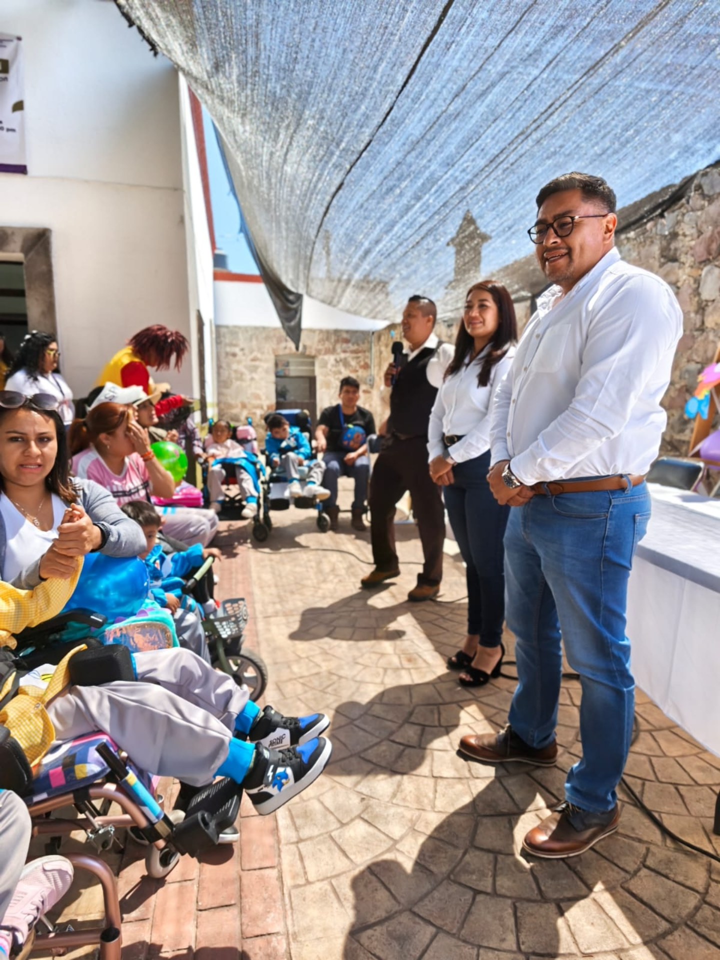 Celebran el Día de la Niña y el Niño con estudiantes del CAM 01 de Zacatelco